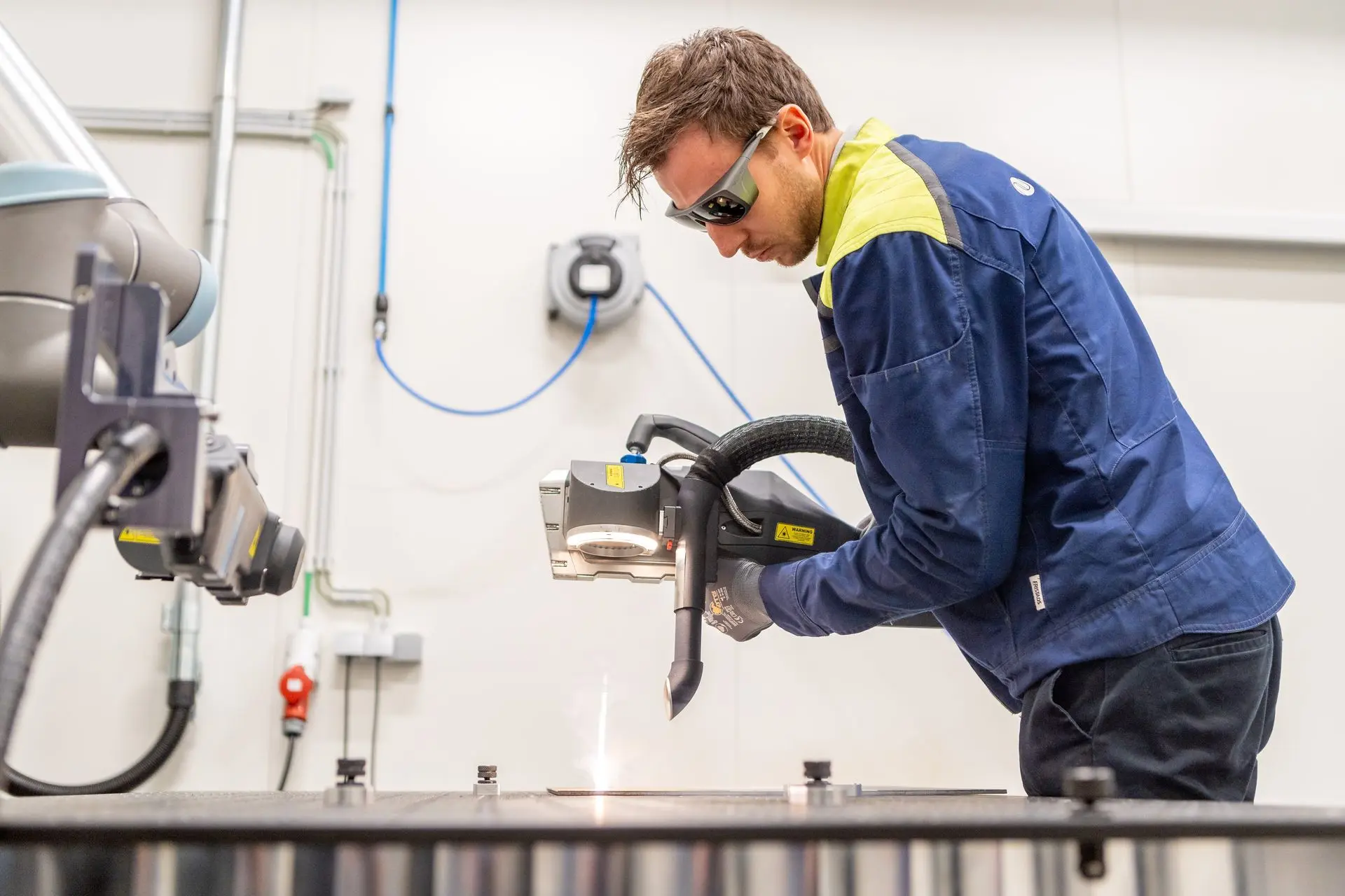 Netalux Netalux’s Transatlantic Leap: Driving Sustainable Laser Cleaning from ...